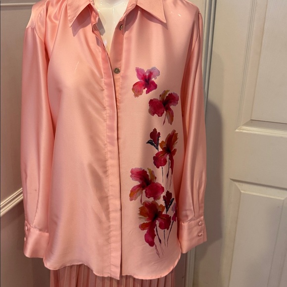 Zara Pink pleated maxi skirt with oversized floral blouse - Picture 2 of 7